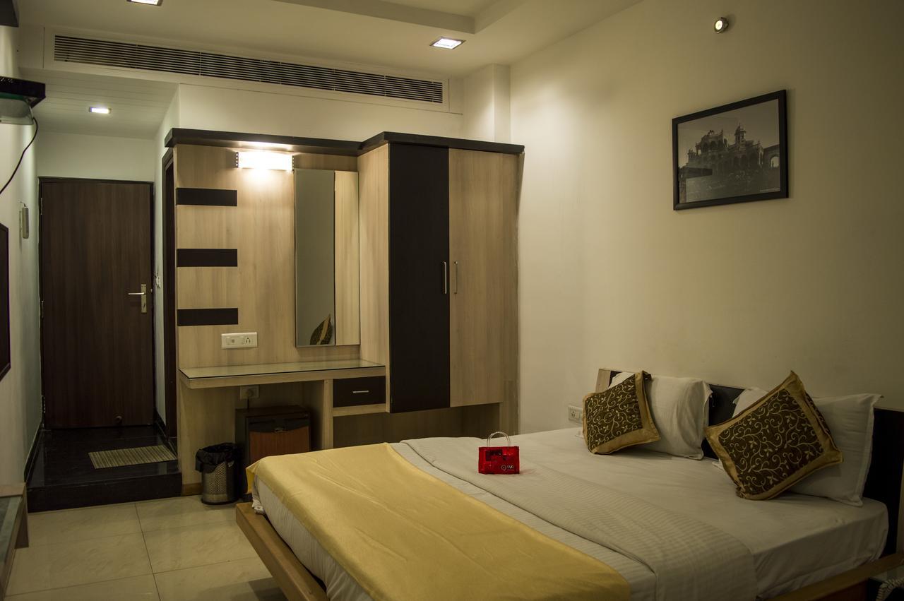 Oyo 751 Hotel Shree Palace Bhopal Buitenkant foto