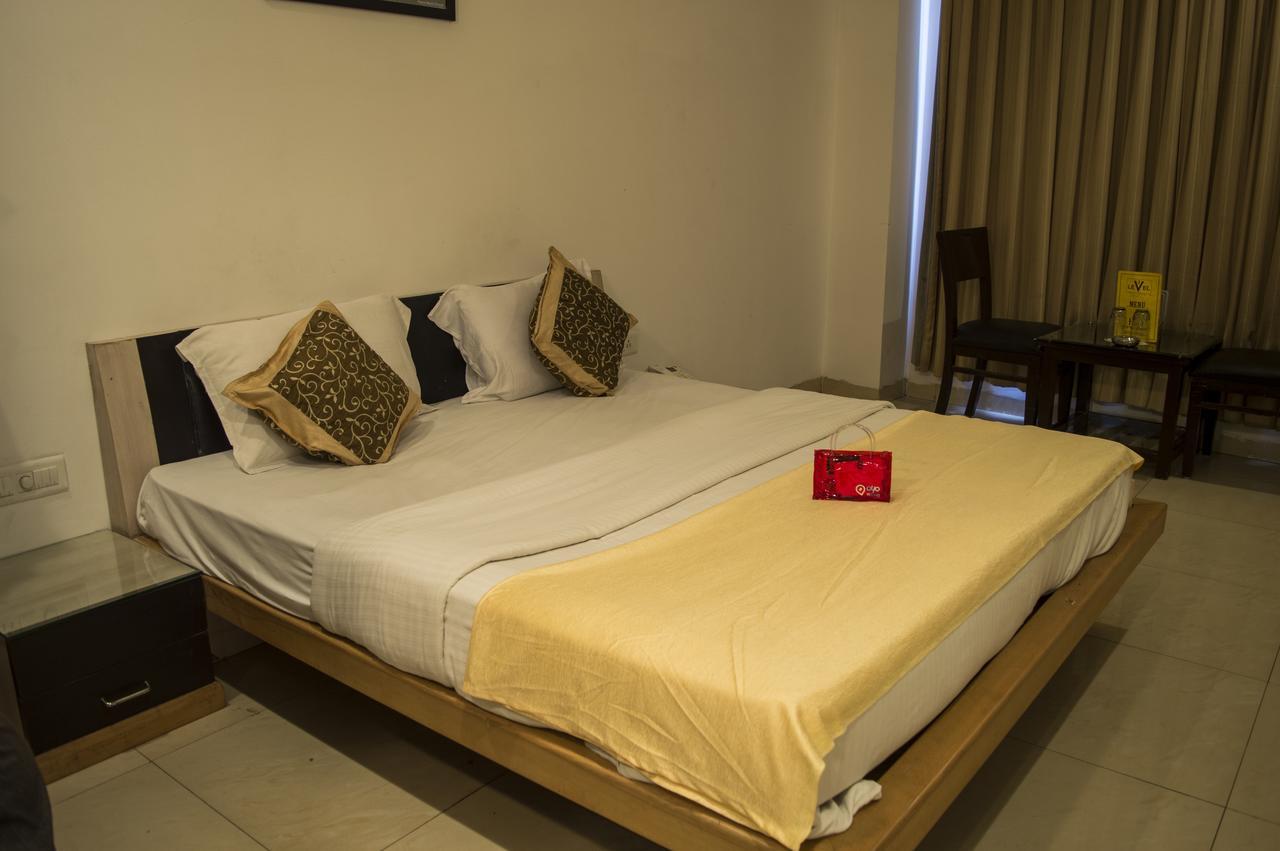 Oyo 751 Hotel Shree Palace Bhopal Buitenkant foto