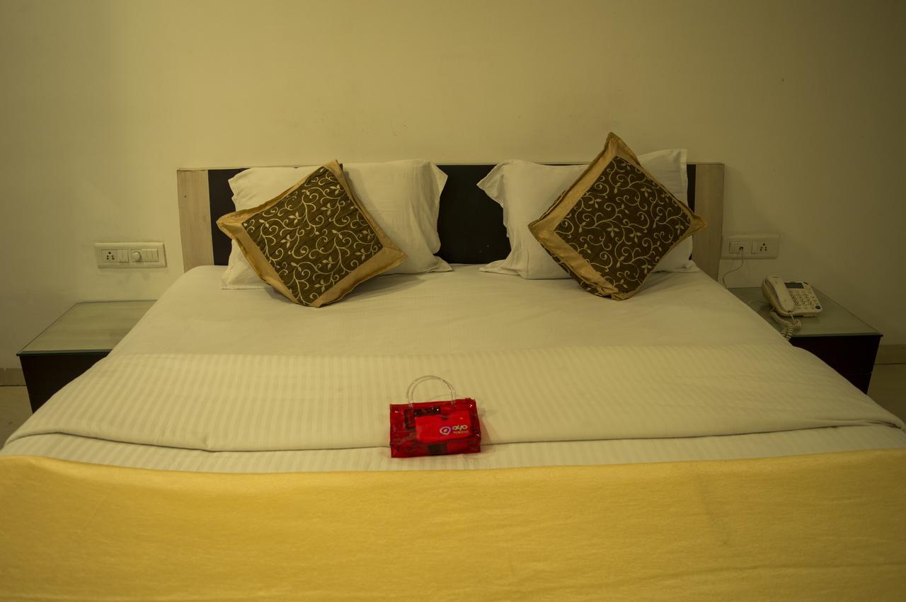 Oyo 751 Hotel Shree Palace Bhopal Buitenkant foto