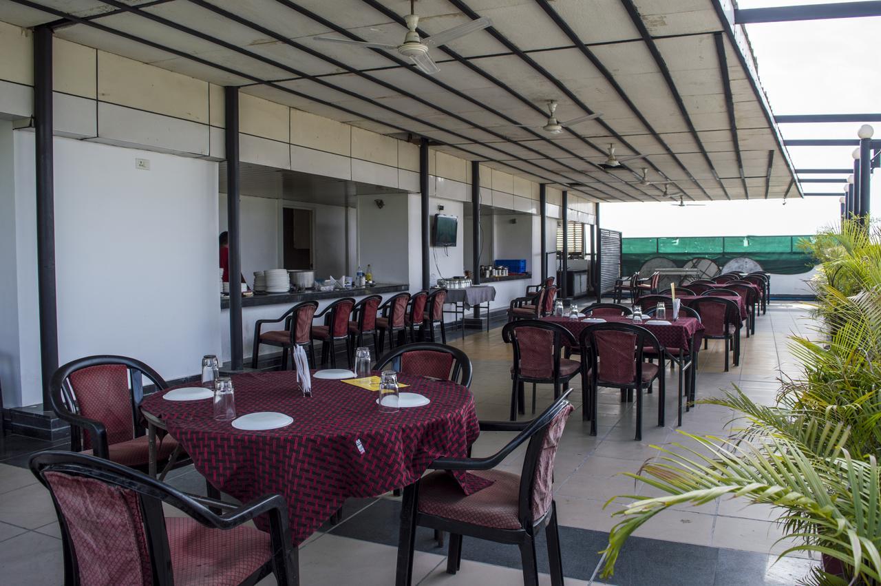Oyo 751 Hotel Shree Palace Bhopal Buitenkant foto